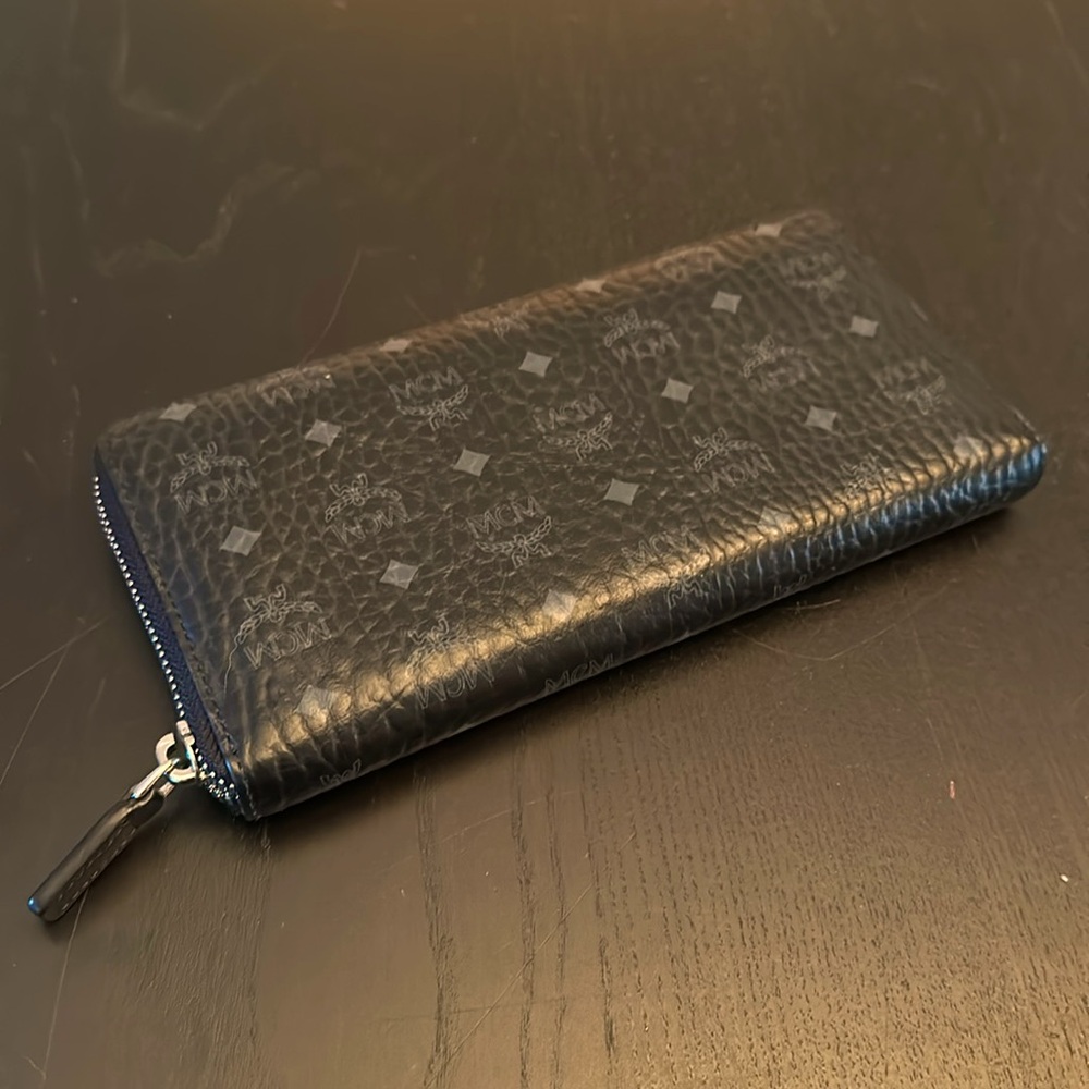 MCM Zip Around in Visetos Black